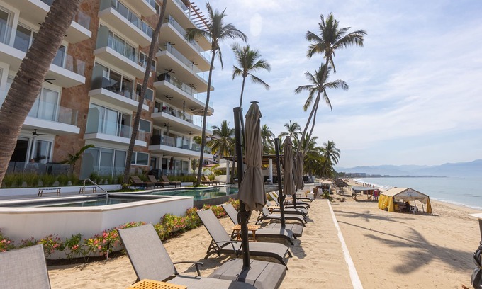 Bucerías Apartamento | Nayri Ocean 401 APT beach front condo in Golden zone Bucerias