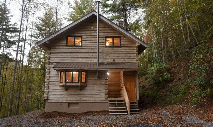 Marshall Cabina | NC cabin for rent - Sanctuary at Big Pine