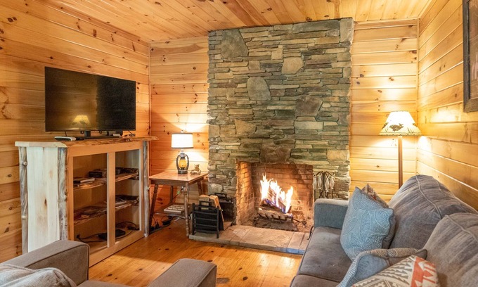 Bryson City Cabina | NC Cabin in Bryson City, Near NOC and Hiking! Smokey Mountains