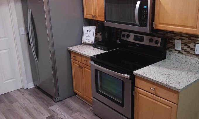Pine Hills Casa | Cozy Vacation home in Orlando close to Disney, Universal and shopping outlets.