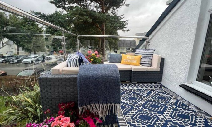Y Felinheli Casa | Cute marina residence just off the banks of the Menai straits.