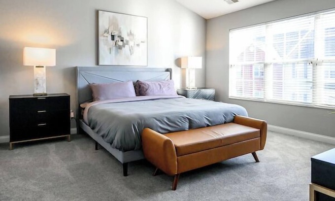 Roseland Casa | ND Luxury Townhome 8 min to ND Stadium!