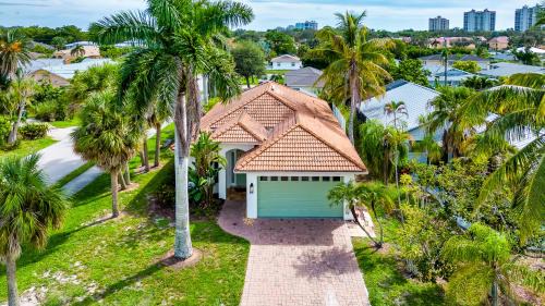 Naples Park Casa | Neapolitan Vacation Rental