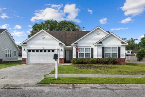 North Charleston Casa | Near Airport-20 Min to Downtown- Chucktown Retreat