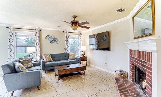 South Arlington Casa | Near AT&T Stadium & Six Flags: Texas Family Home!