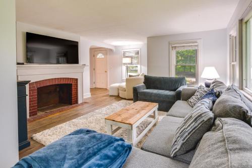 Wells Casa | Near Beach Coastal Maine Getaway with Yard