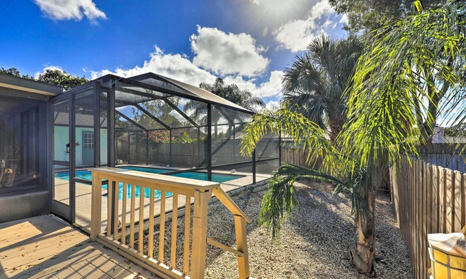 Hammocks Of Palm Harbor Cabaña | Near Beaches & Dining: Palm Harbor Gem w/ Pool