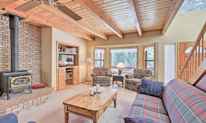 Glencoe Casa | Near Bear Valley Peaceful Arnold Home with Hot Tub