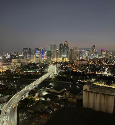 Kapitolyo Apartamento | Near Bgc Makati Ortigas 1Br Wi-Fi Netflix balcony