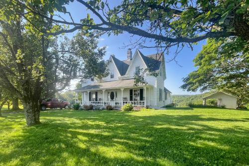 Piper Gap Casa | Near Blue Ridge Parkway Galax Home with Mtn Views!
