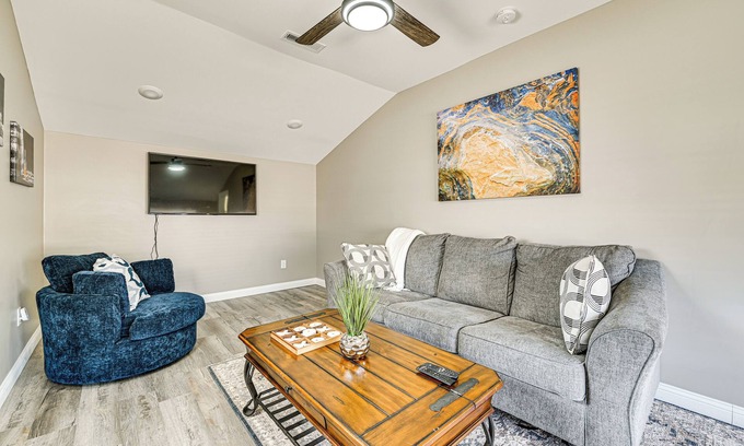Lebanon Casa | Near Bourbon Trail: Quiet Home w/ Deck