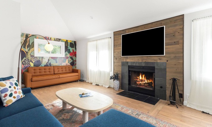 Shorewood-Tower Hills-Harbert Casa | Near Cherry Beach, New Hot Tub, Yard, Fire Pit, EV charger