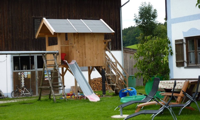 Eggstatt Otro | Near Chiemsee: Family-friendly vacation on the **** farm, 3 bedrooms.