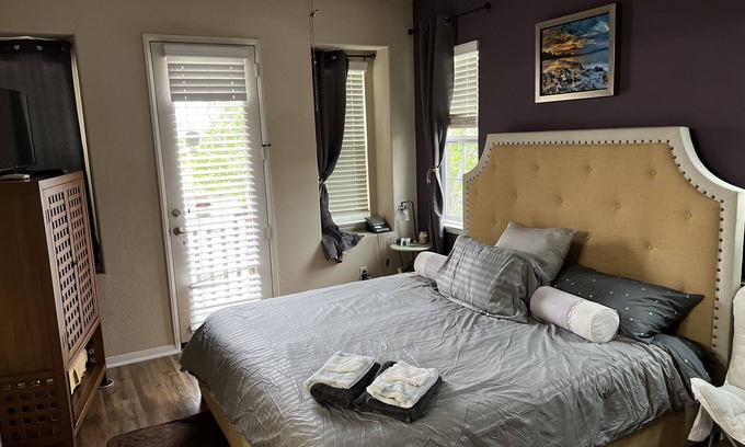 Carmel Valley Casa | NEAR Del Mar beach. Townhouse ready for 6! 3 BDRM&2.5Bath. Pool/jacuzzi/bbq/gym/