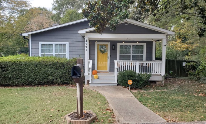 East Atlanta Casa | Near downtown 3 bed home close to City Winery, Fox Theater and Ponce City
