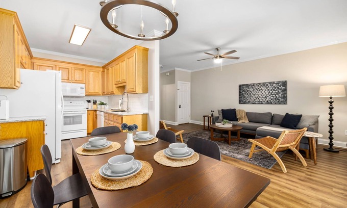 Cary Casa | Near downtown Cary & RDU. Easy access to Raleigh, Durham and local venues.