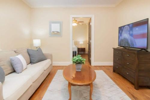 Columbus Apartamento | Near Downtown&Parks- The Cozy Guest Cottage