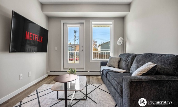Inglewood Apartamento | Executive Suite in Inglewood » 2BR » AC » King Bed