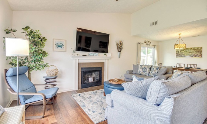 Whitemarsh Island Casa | Near Dtwn & Beach: Savannah Home w/ Game Room!