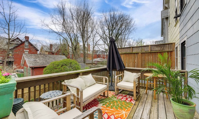 East Walnut HIlls Casa | Near Dtwn, Dining & Bars: Spacious Cincy Home Base