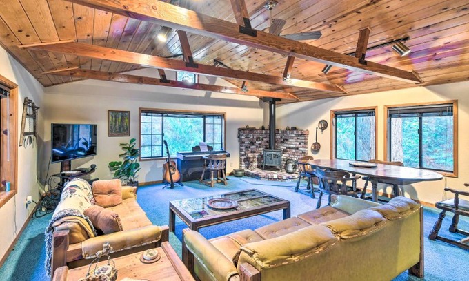 Glencoe Casa | Near Fishing and Hiking Pioneer Cabin with Decks