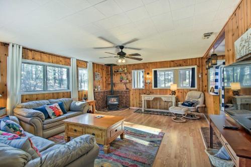 Show Low Casa | Near Fool Hollow Lake and Trails Family Cabin