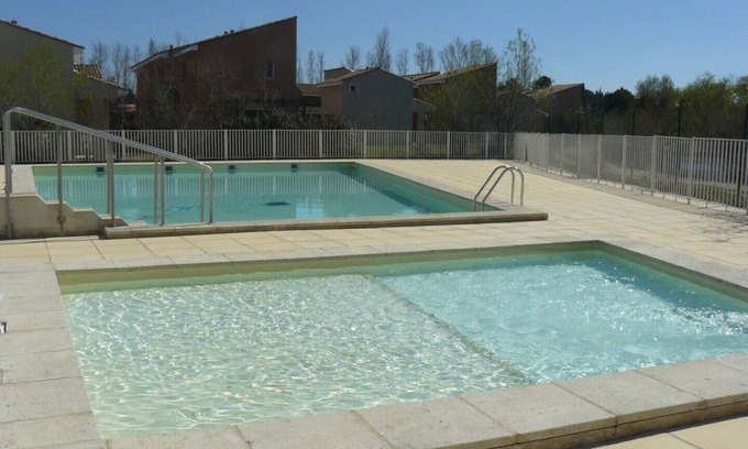 Saint-Saturnin-les-Avignon Casa | CERCA DE AVIGNON en el corazón de Provenza 4 personas