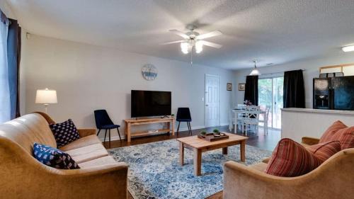 Savannah Casa | Near Gardens & Downtown - Stay At a Coastal-Haven!