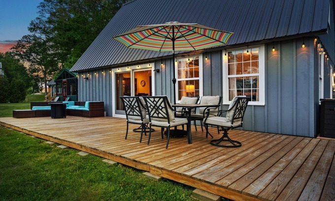 Belgrade Cabaña | Near Golfcourse, Dog Friendly, Lake Great Pond