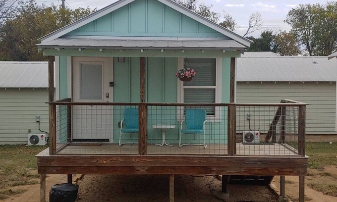 Kerrville Cabina | Near Guadelupe River Queen Bed Cabin #11