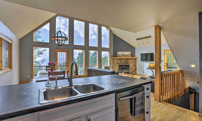 Conifer Mountain and Meadows Cabaña | Hot Tub & Mountain Views: Conifer Cabin!