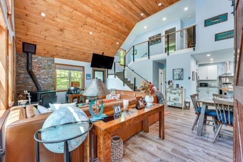 Killington Casa | Near Hiking Trails and Ski Resorts Killington Home!