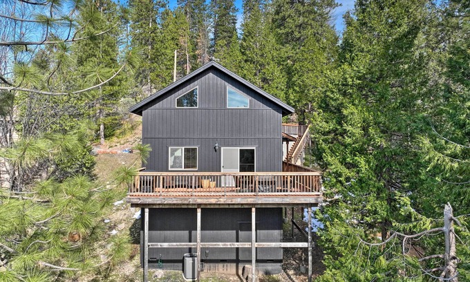 Arnold Cabaña | Near Hiking + Wineries: Arnold Cabin w/ Deck!