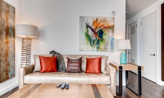 Hell's Kitchen Apartamento | near Hudson Hards 1 Deluxe BR Downtown/river views | Pet Friendly