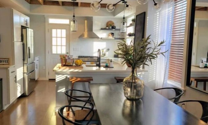 Downtown Baltimore Casa | Near JHU & Downtown - Luxury Modern 4bd/3.5bath Rowhome w/ Outdoor Lounge