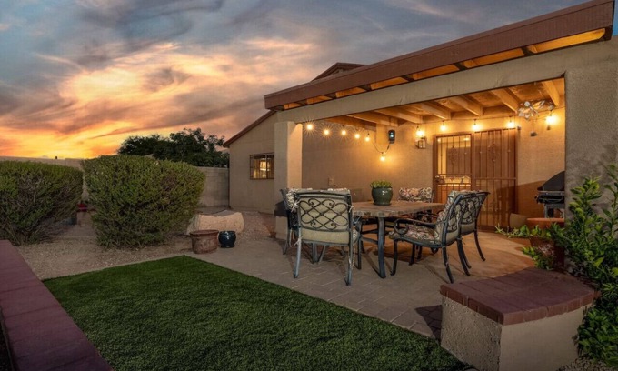 Tucson Casa | Near KINO / 4 BR 2 BA / Fenced / Outdoor Patio