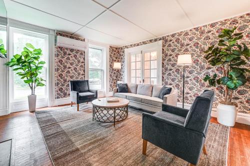 Union Springs Casa | Near Lake and Wineries Spacious Union Springs Home!