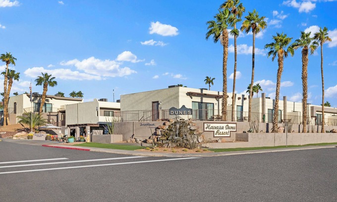Lake Havasu City Complejo | Cerca del Lago Havasu, 1BR w / Tina de hidromasaje en el Top-Rated Resort, piscina y WIFI GRATIS