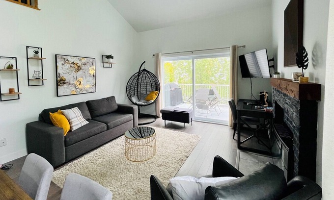 Magog Condominio | Near Lake Memphremagog and Mount Orford