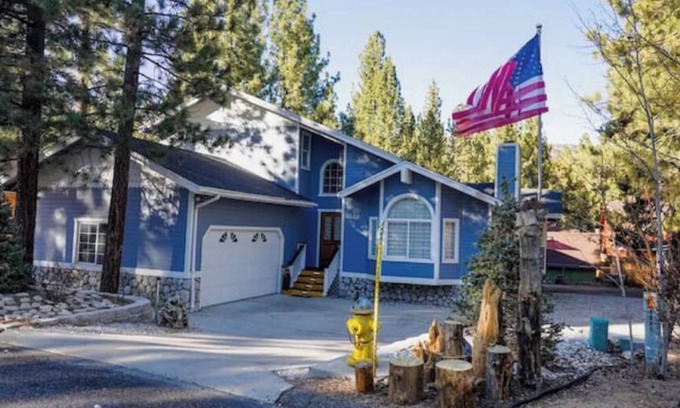 Big Bear Casa | Near Lake with Hot tubs, Game Room & 06Cars Park Space