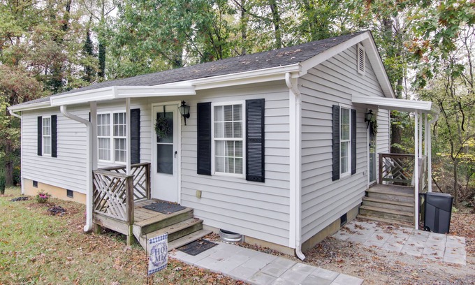 Rock Hill Cabaña | Near Lake Wylie - Updated Cottage w/ Yard!