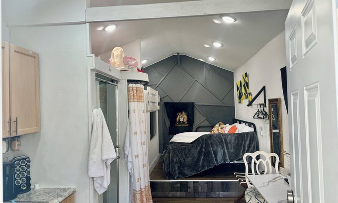 Lakeland Casa | Near Lakeland Regional center smart and modern efficiency