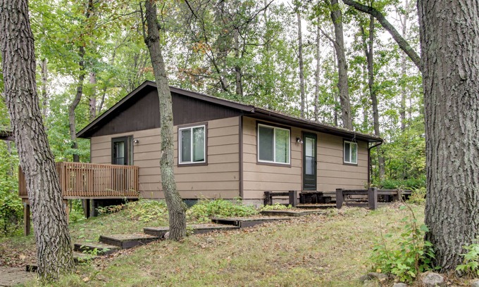 Cushing Casa | Near Lakes: Updated Family Home w/ Deck in Cushing