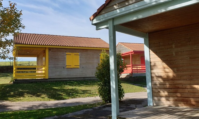 Blavignac Chalet De Esquí | Near Le MALZIEU-VILLE, chalet* well located, covered swimming pool