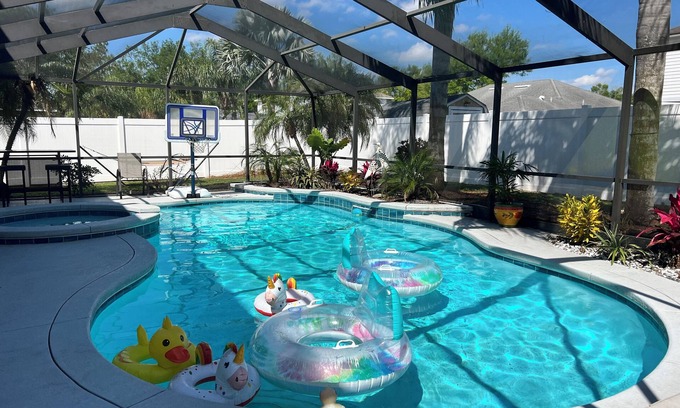 Winter Haven Casa | Near LegoLand -Family friendly 4 bedroom house with games & Pool in Winter Haven