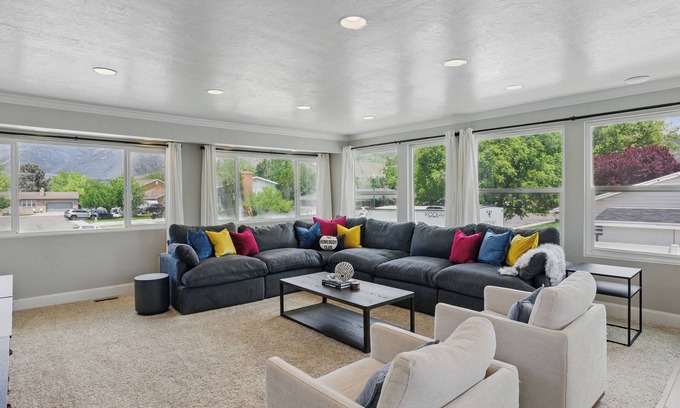 Northridge Casa | Buy 4 get 5th free-The Homebody Club- Sleeps 16, Xbox, Poker, 6 Bed