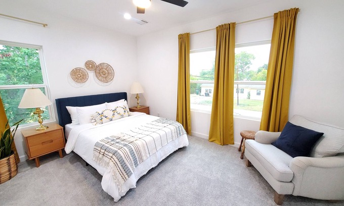 OST - South Union Casa | Near major Houston attractions! Welcome to your home away from home