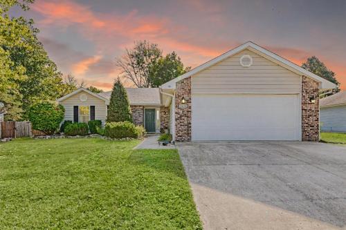 Columbia Casa | Near Mizzou & Univ Hosp Firepit BBQ Games