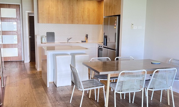 Robina Casa | Near New 4br Townhouse Next to Shopping Mall