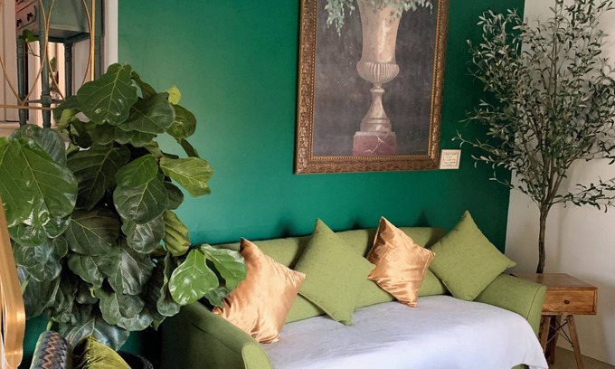 Wood Dale Casa | Near O’Hare, King Bed, Spacious, Great Backyard, WiFi, AC